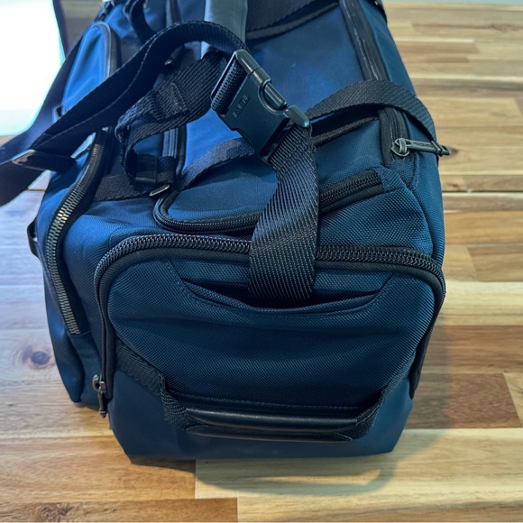 Tumi Alpha Bravo Mason Duffle - Picture 4 of 16